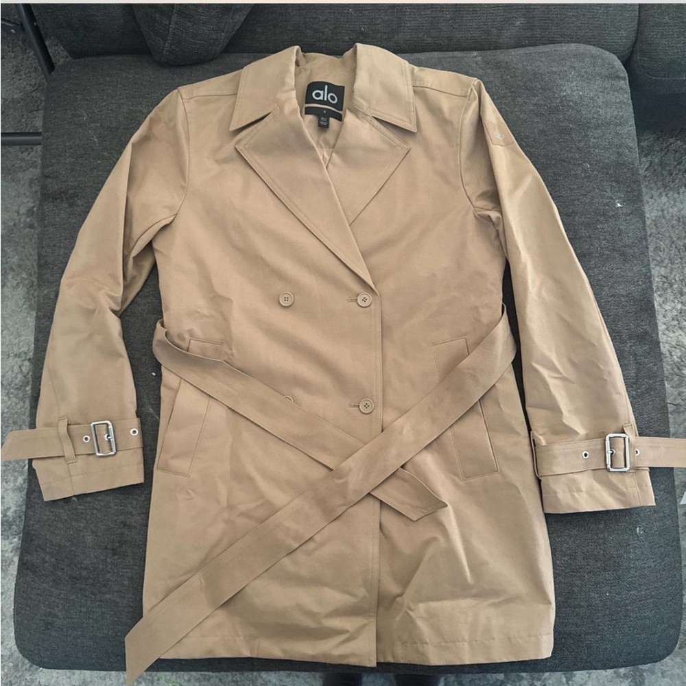 ALO Yoga Women's Tan Trench Coat